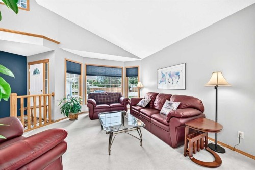 69 Douglas Woods Manor Se, Calgary, AB 