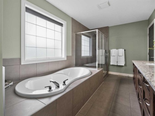 193 Kinniburgh Way, Chestermere, AB 