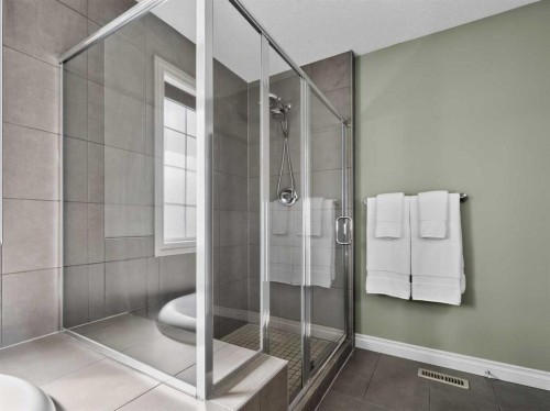 193 Kinniburgh Way, Chestermere, AB 