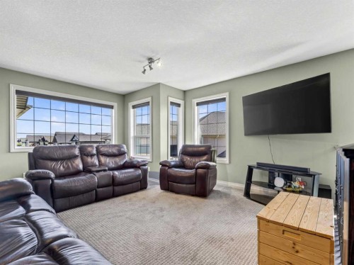 193 Kinniburgh Way, Chestermere, AB 