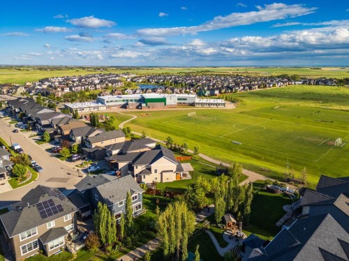 193 Kinniburgh Way, Chestermere, AB 