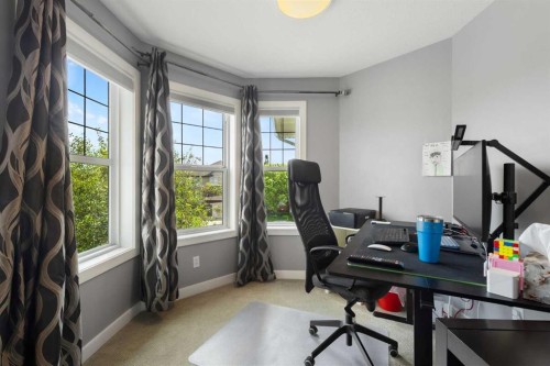 23 Strathlea Crescent Sw, Calgary, AB 