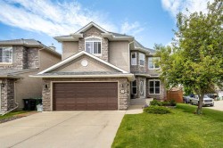 23 Strathlea Crescent SW Calgary, AB T3H 5A8