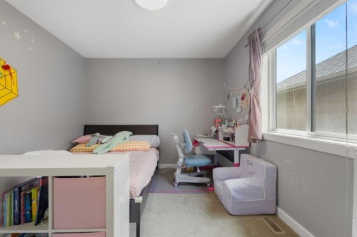 23 Strathlea Crescent Sw, Calgary, AB 