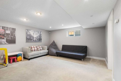 23 Strathlea Crescent Sw, Calgary, AB 