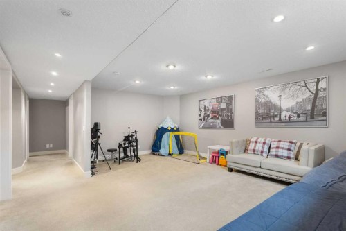 23 Strathlea Crescent Sw, Calgary, AB 