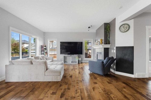 23 Strathlea Crescent Sw, Calgary, AB 