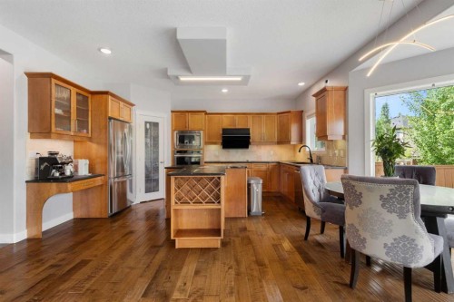 23 Strathlea Crescent Sw, Calgary, AB 