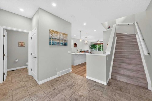 62 Evanscrest Road Nw, Calgary, AB - Indoor Photo Showing Other Room
