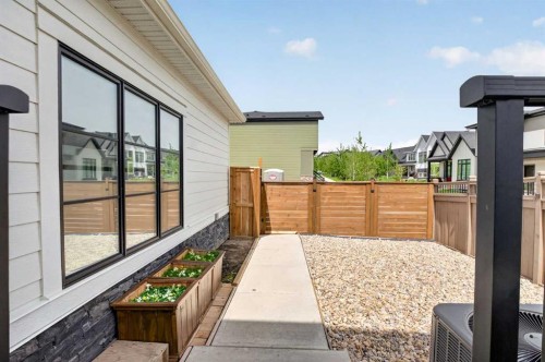 235 Treeline View Sw, Calgary, AB 