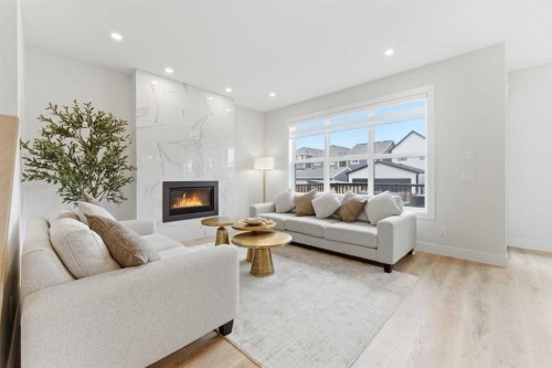 377 Magnolia Way Se, Calgary, AB 