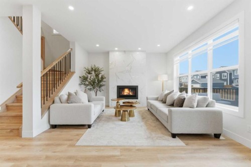 377 Magnolia Way Se, Calgary, AB 