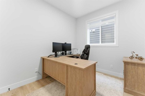 377 Magnolia Way Se, Calgary, AB 