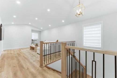 377 Magnolia Way Se, Calgary, AB 