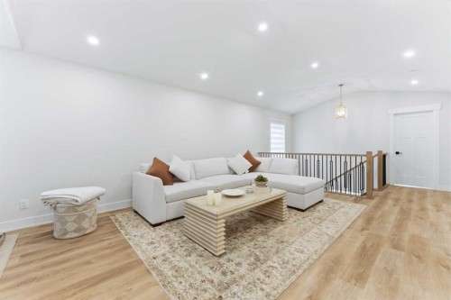 377 Magnolia Way Se, Calgary, AB 