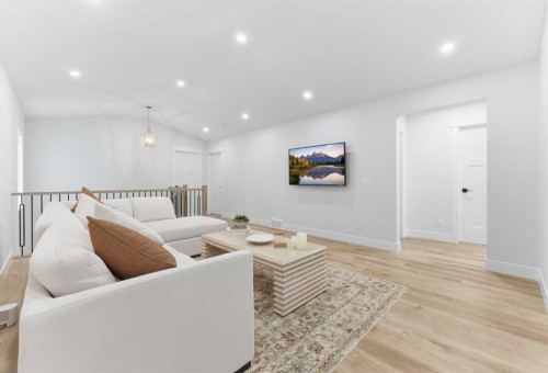 377 Magnolia Way Se, Calgary, AB 