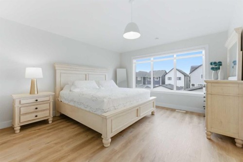 377 Magnolia Way Se, Calgary, AB 