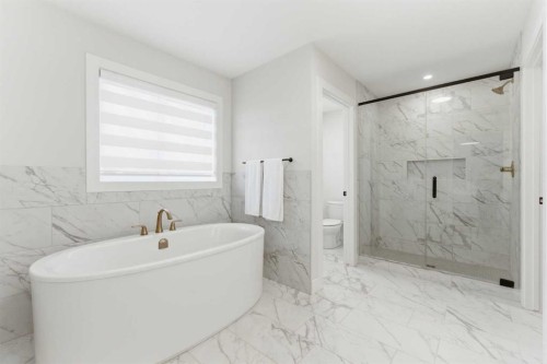 377 Magnolia Way Se, Calgary, AB 
