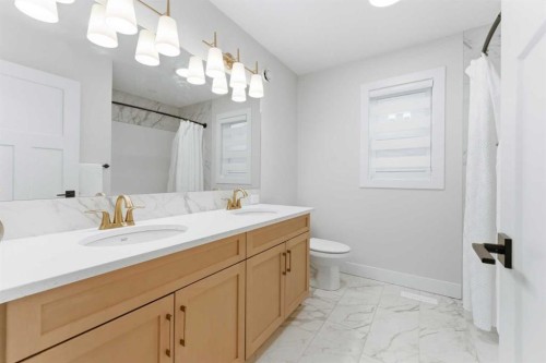 377 Magnolia Way Se, Calgary, AB 