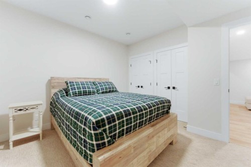 377 Magnolia Way Se, Calgary, AB 