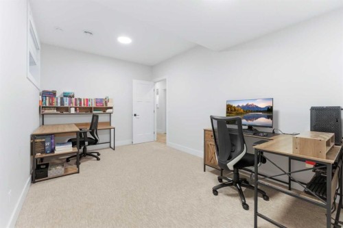 377 Magnolia Way Se, Calgary, AB 