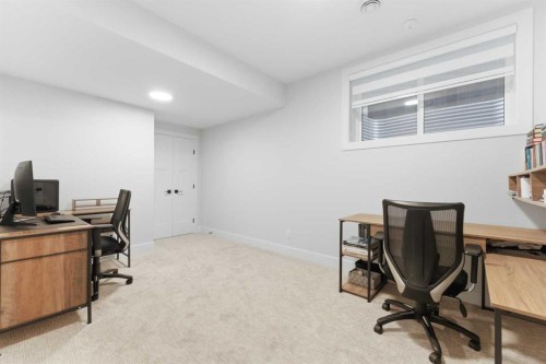 377 Magnolia Way Se, Calgary, AB 