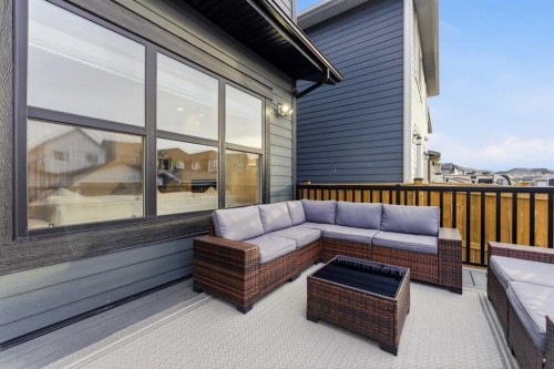 377 Magnolia Way Se, Calgary, AB 