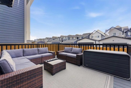 377 Magnolia Way Se, Calgary, AB 