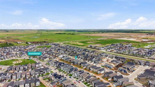 377 Magnolia Way Se, Calgary, AB 