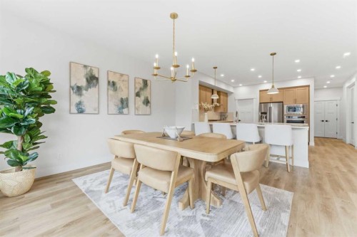 377 Magnolia Way Se, Calgary, AB 
