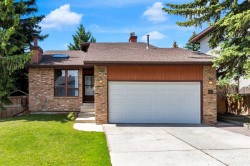 51 Ranchridge Drive NW Calgary, AB T3G 1V9