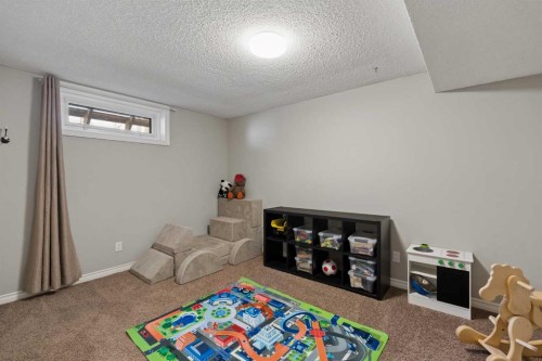 8011 Huntington Street Ne, Calgary, AB 