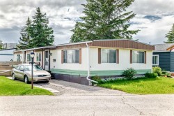 15-3223 83 Street NW Calgary, AB T3B 6J4