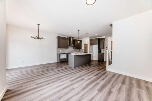 109 Heritage Park, Cochrane, AB - Indoor Photo Showing Kitchen