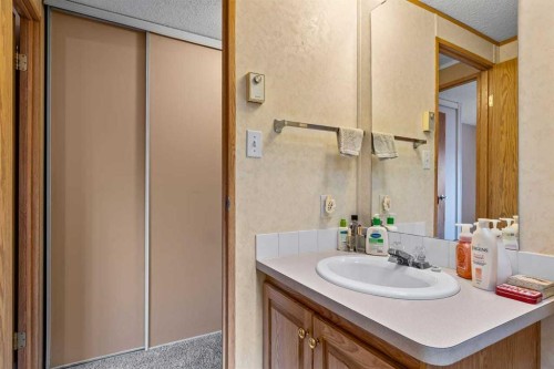 430-1101 84 Street Ne, Calgary, AB 