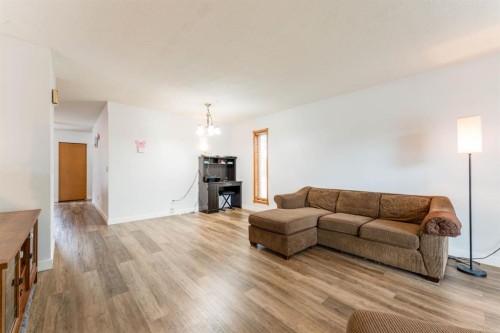 52 Covington Road Ne, Calgary, AB 