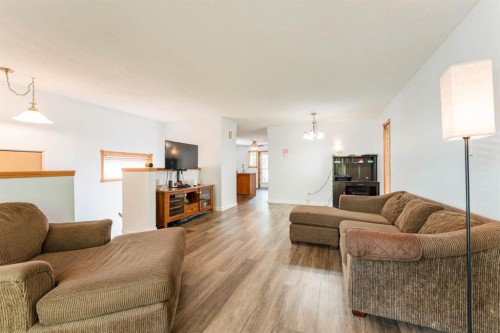 52 Covington Road Ne, Calgary, AB 