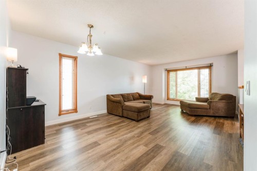 52 Covington Road Ne, Calgary, AB 