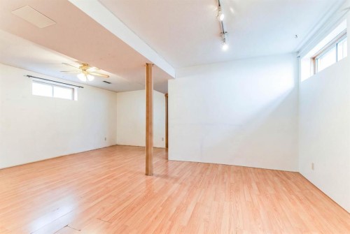 52 Covington Road Ne, Calgary, AB 