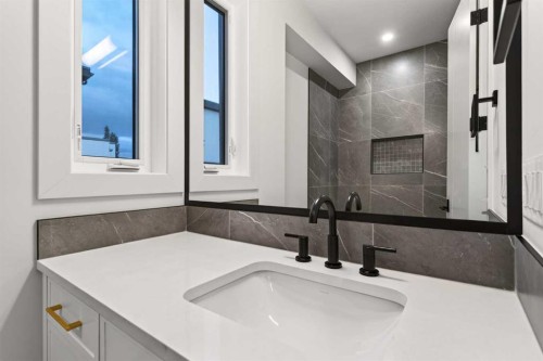 727 15 Street Nw, Calgary, AB 