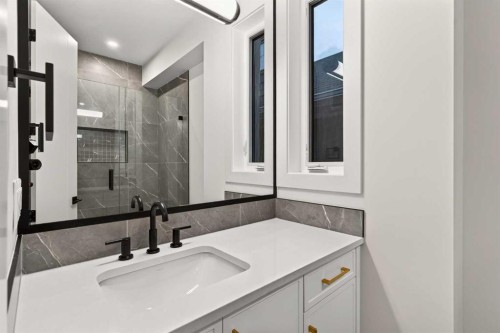 727 15 Street Nw, Calgary, AB 