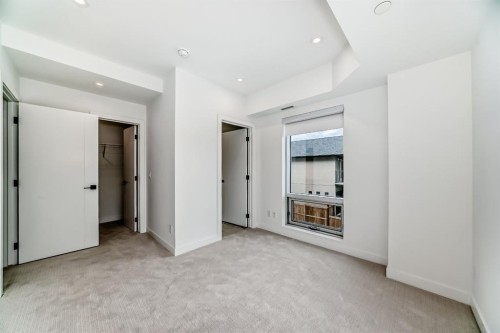 201-110 18A Street Nw, Calgary, AB - Indoor Photo Showing Other Room