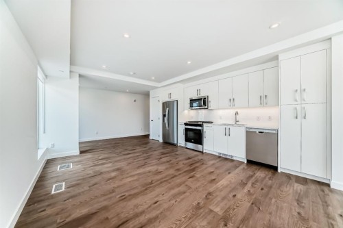 201-110 18A Street Nw, Calgary, AB - Indoor Photo Showing Kitchen