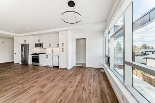 201-110 18A Street Nw, Calgary, AB - Indoor Photo Showing Other Room