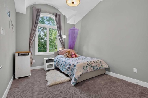 2219 2 Avenue Nw, Calgary, AB 