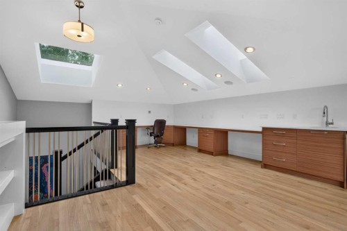2219 2 Avenue Nw, Calgary, AB 