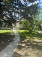 3228 Kerrydale Road SW Calgary, AB T3E 4S6