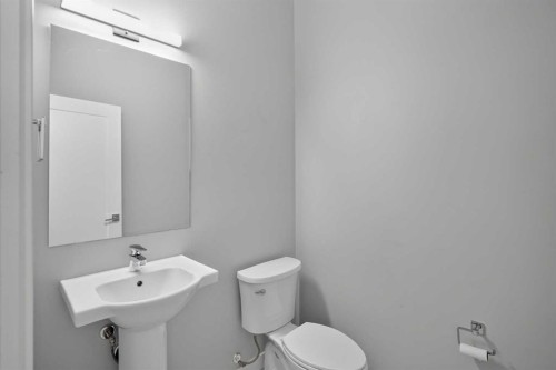 204 Chelsea Manor, Chestermere, AB 