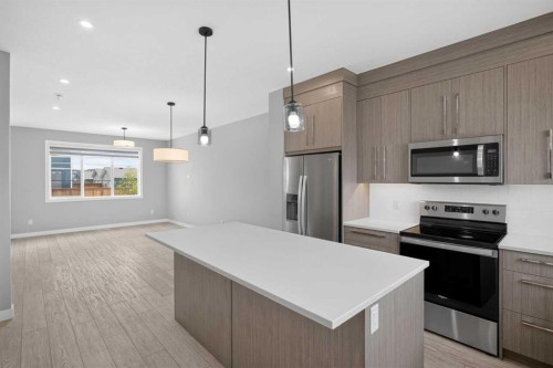204 Chelsea Manor, Chestermere, AB 