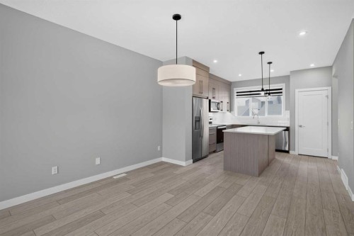 204 Chelsea Manor, Chestermere, AB 